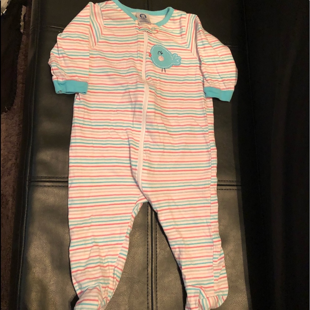 2 zipper onesies.